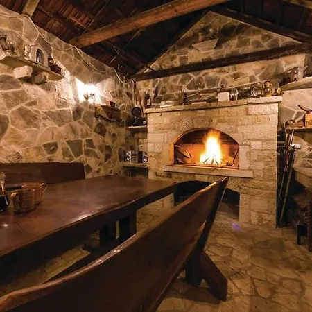 Traditional Stone House * Kastel Zegarski